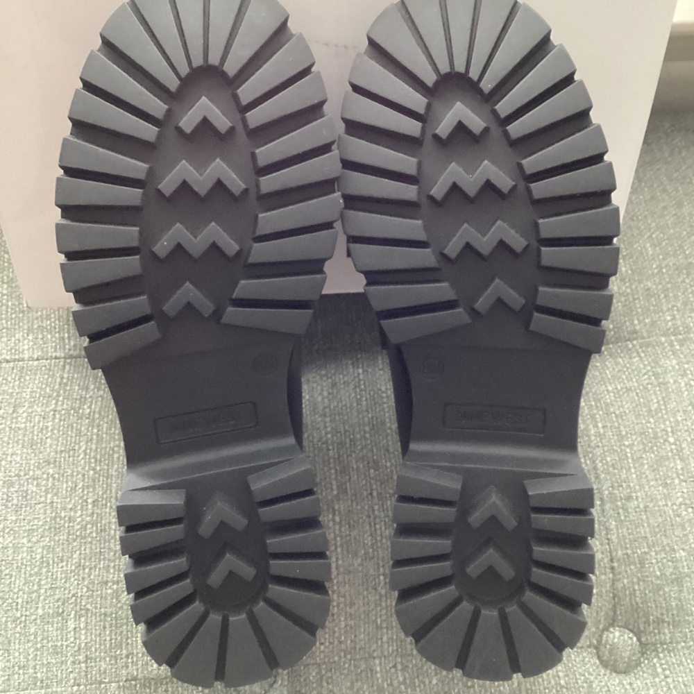 Nine West Gables Lug Loafer (Women), size 8 - Picture 4 of 10